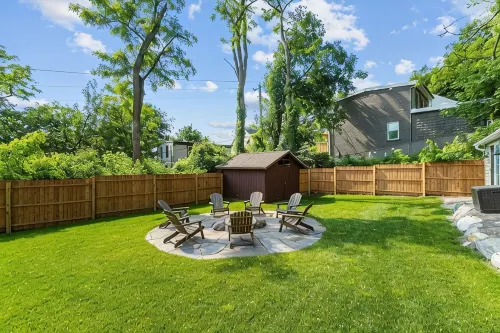 Cozy cottage w/hot tub, game room & backyard. Close to West Point and Bethel. - 4-Star