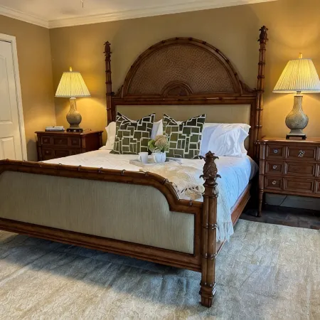 Nostalgic Gulf Coast Getaway Convenient Location! Sleeps 6 Modern Conveniences