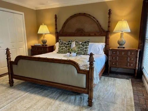 Nostalgic Gulf Coast Getaway Convenient Location! Sleeps 6 Modern Conveniences - Wifi