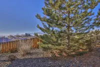 Stylish and Bright Home with City, Mountain and Valley Views - balcony