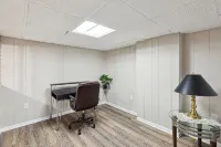 Charming Glenolden House Near Airport & Philadelphia Eagles Stadium - balcony