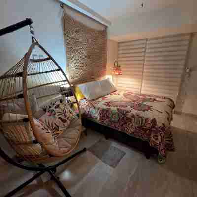 The Bird’s Nest Studio: Steps from the Beach Rooms
