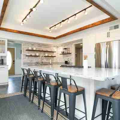 Penthouse Suite* 5-mins to Cedar Point Fitness & Recreational Facilities