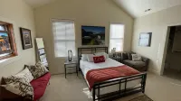 Stylish Railway Loft in the Heart of Whitefish - walking distance to downtown! - Boutique