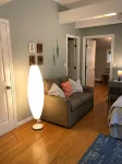 Newly refurbished, Sunny bright In-law suite.15 minute easy drive to Boston - 무료 와이파이