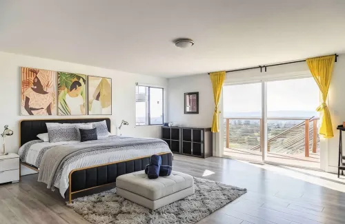 Main House + Guest Unit! 5 Bed / 3.5 Bath, Oakland Hills