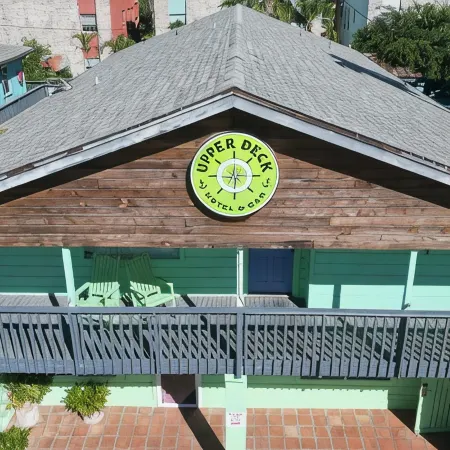 Upper Deck Hotel and Bar - Adults Only