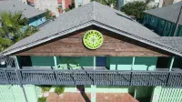 Upper Deck Hotel and Bar - Adults Only - spa