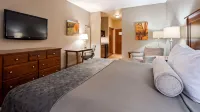 Best Western Plus Green Mill Village Hotel  Suites Convention Center - 3 Sao