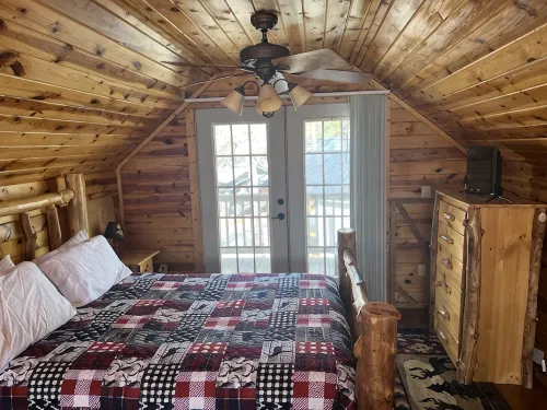 Boo Boo's Cabin - Charming Lake Front Cabin located 5 miles to Helen, GA! - Træningscentre