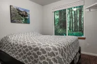 Secluded Cabin in Redwood Forest - シャレー