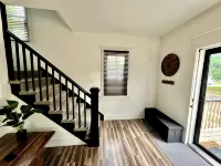 The Square on Prairie- Charming 3-bedroom home located near DTSF! - Bungalows