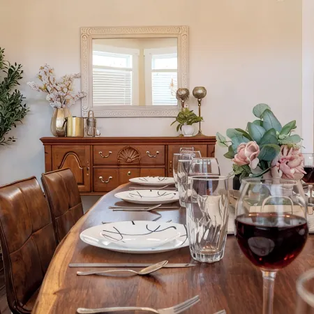 Modern Meets Vintage! 5 Bedrooms. Game Room, Patio, Fun!