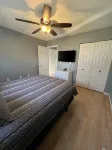Relaxing lake front home with beautiful view on the lake, sleeps 7. - 4-Star