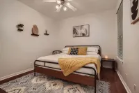 Business Friendly Central Austin 3/2 Townhome w/ Pool! - プライペートプール
