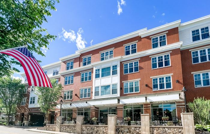 Six South St. Hotel