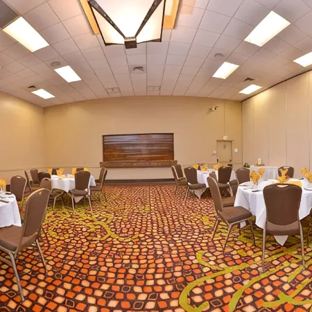 Ramada Plaza by Wyndham Sheridan Hotel & Convention Center
