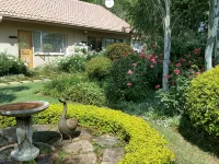 Royal Ridge Guesthouse Hotels near Erasmuskloof