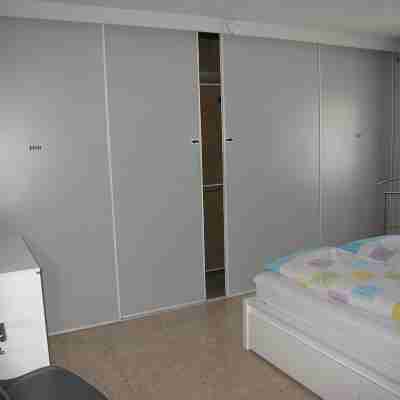 2.5 km to the city center. Vacation apartment in a quiet location. Rooms