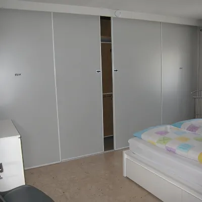 2.5 km to the city center.  Vacation apartment in a quiet location. Hotels near Scharnhorst-Ost