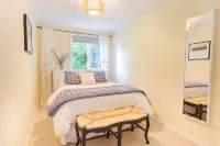 Riverwood Cottage -- Riverfront with Hot Tub, River Access - Wifi