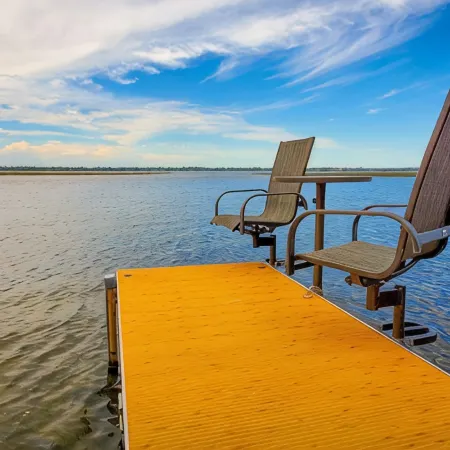 Breezy Hills - Unit 4; Lake Bemidji, King Bed, Kayaks, PB Trail Private Access