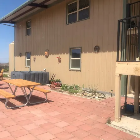 Terlingua Casita de Chiles Barndominium