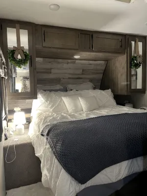 Cozy camper in Clemson Hills.  5 minutes from Clemson University.  Pet friendly! - 3つ星