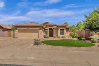 Cozy and relaxing 3 bedroom home - Jacuzzi