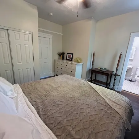 Unit 1 - Copper - Pinal Creek East - private yard - wifi - central location
