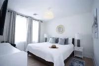 Fully Renovated 3 Bedroom 2 Bath  Apartment 1.5 Blocks from the Beach - 4-Star