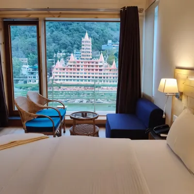 Kunwar Residency Hotels near Laxman Jhula