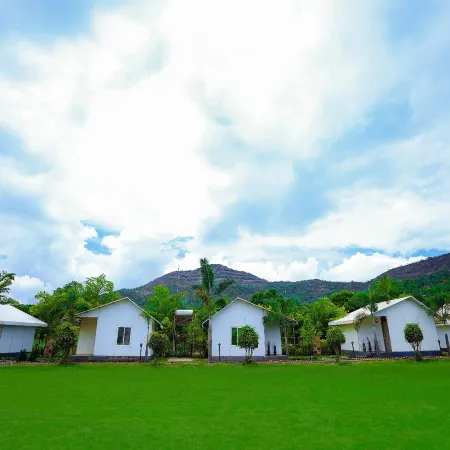 Giri Sarovar Resort
