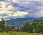 MT Yellowstone River Retreat, by Chico Hot SpringsCabin 1 bedroom 1 bathroom - Chalets