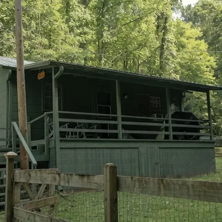Remote, Cheerful Mountain Cabin in Franklin, NC.