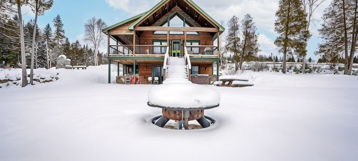 Lake Escape; Sleeps12, Hottub, Gameroom & Utv, Direct Snowmobile Hotels in Rangeley