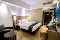 BiglandOtel Sentul - Suites and Convention - Parkplatz