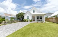 Oasis by the Beach, 2 master Suites, 2 living rooms, Heated pool, steps to ocean - 4-Star