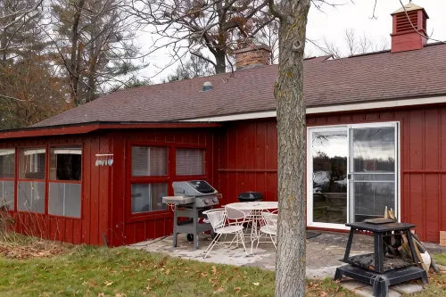 Relaxing cabin on Beaver Lake,  by Namekagon River and close to Hayward - Chalets