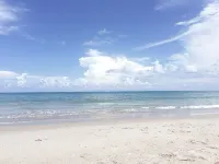 : Sandy Feet Retreat: Walk to the Beach! : - piscina