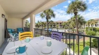 Southern C's Beachfront condo, tropical heated pool, great for family or couple - Boutique