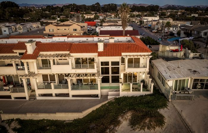 Strandcastle Beach House - Oceanfront! - You're right on the sand!
