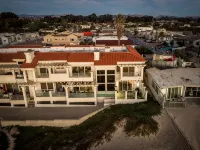 Strandcastle Beach House - Oceanfront! - You're right on the sand! - 4 tähden