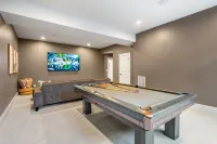 Luxury Martha Lake View Home w/Hot Tub - 4-Star