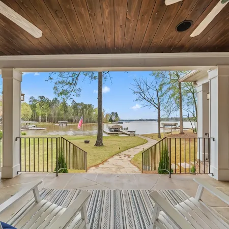 Lakefront with Pool, Hot Tub, Pontoon Boat & Movie Theatre