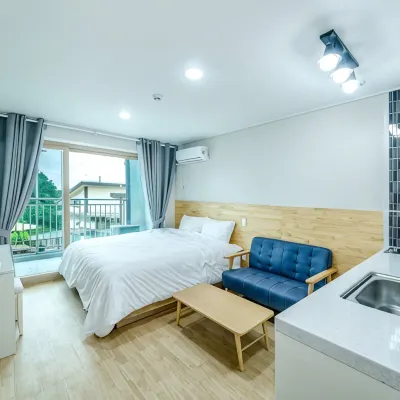Seogwipo Mary J Spa Pension Hoteles cerca de Catedral de la Trinidad
