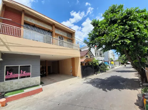 Premier Exclusive Guesthouse - parking