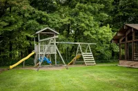 Cheerful Family Manor- Sleeps 25 w/hot tub and private pool in Amish Country - 5 Sao
