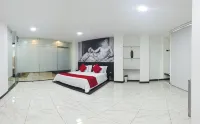 Hotel Fenix - Parking