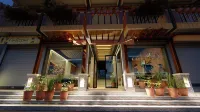 Hotel Bajra - parking